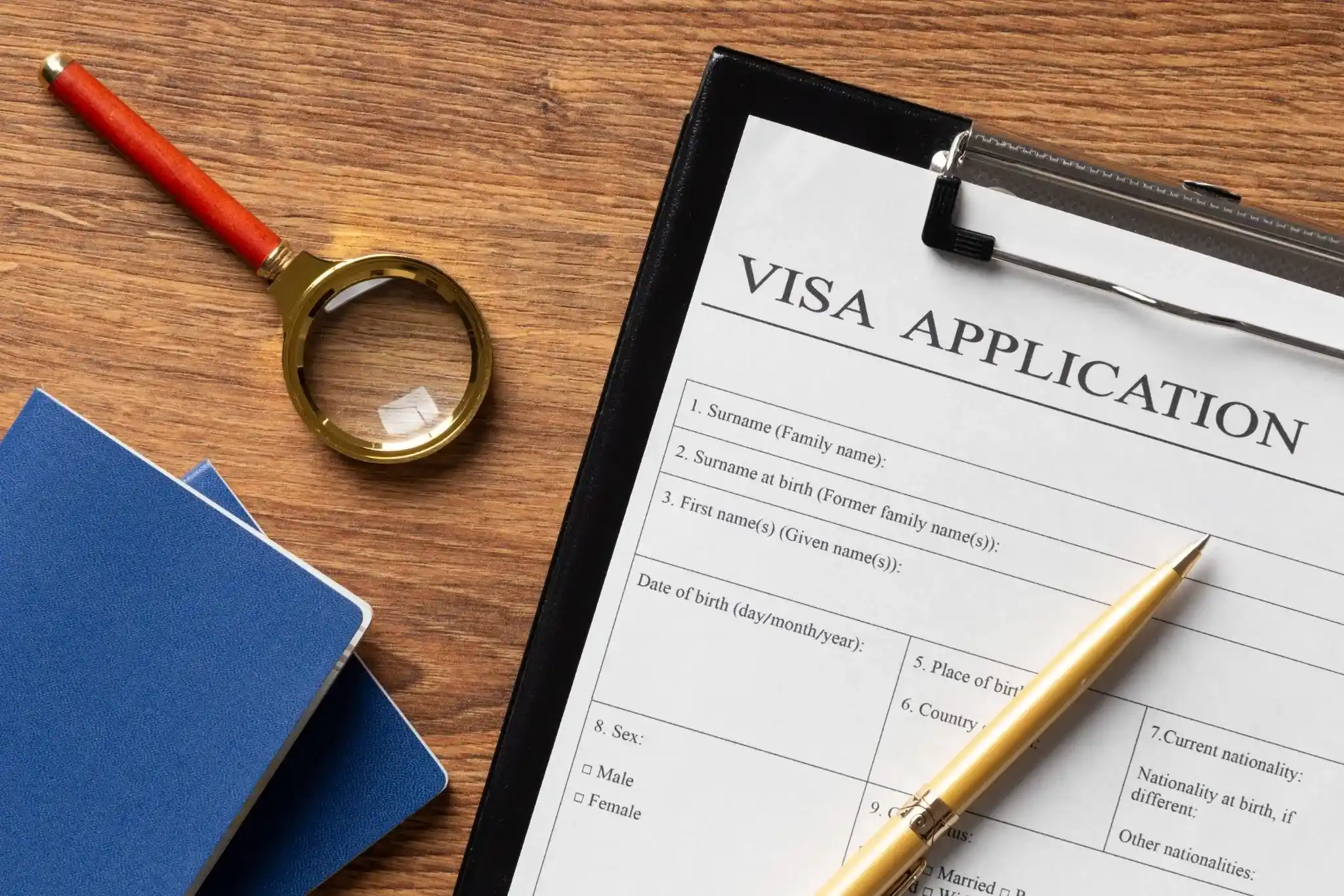 Can Both Spouses Apply for Singapore PR at the Same Time?